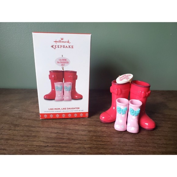 2017 Hallmark Keepsake Ornament 'Like Mom, Like Daughter' Holiday Boots - Picture 1 of 7